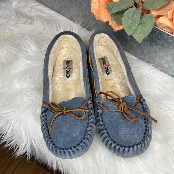 Minnetonka Shoes - Women's Minnetonka Cally Vintage Blue Slipper